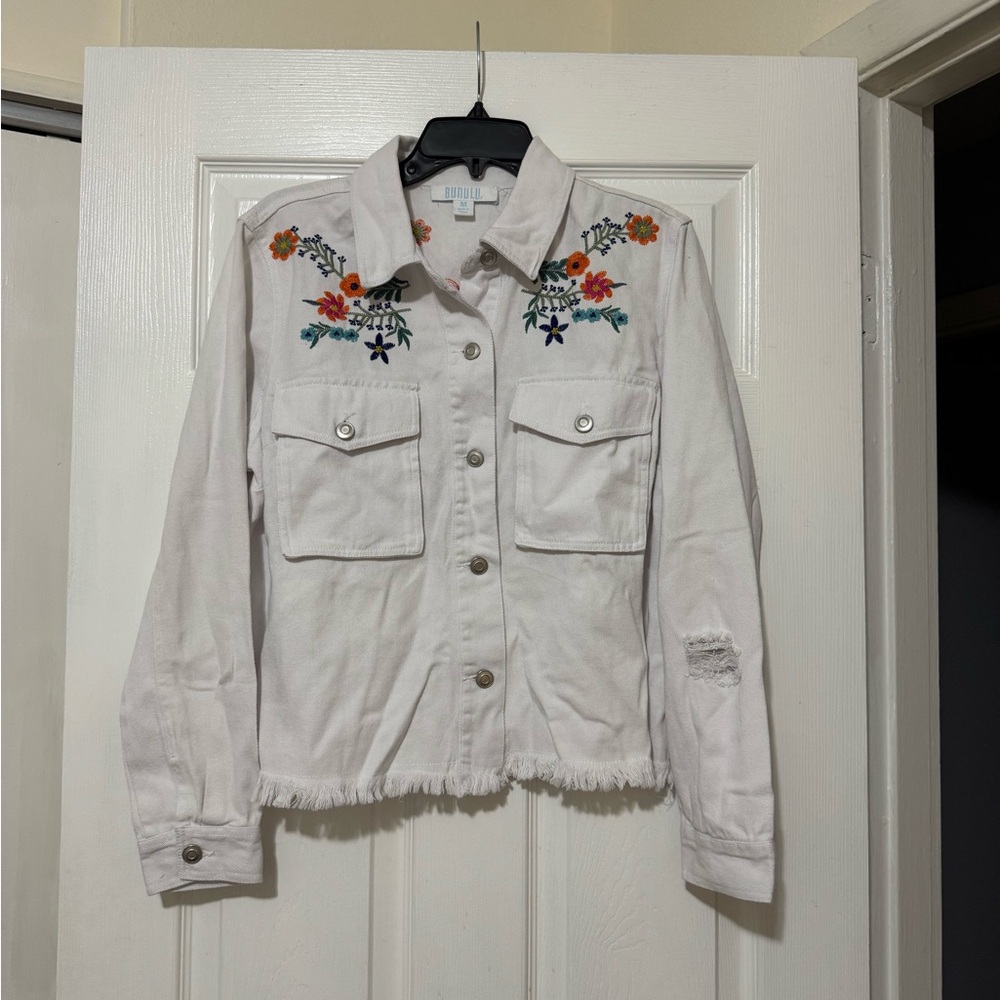 NWT Embroidered White Denim Jacket Size Medium